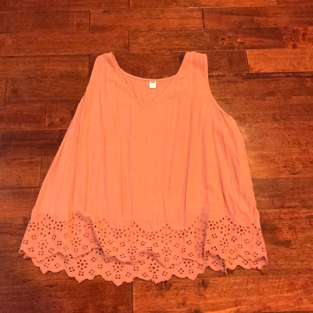 Old navy salmon colored tank top